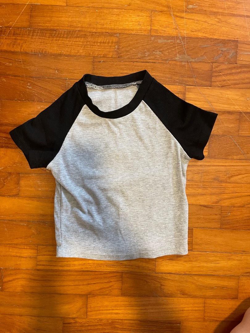 y2k mini crop top, Women's Fashion, Tops, Blouses on Carousell