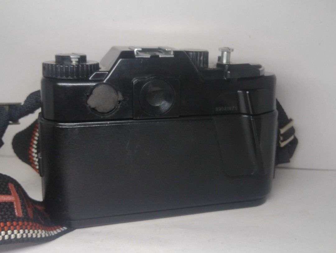 Zenit 122 film camera RUSSIAN CAMERA (Category: Cameras) located in Las Pinas. Submitted by film101 (Listing ID 1238205058, Image 3). Description: 💐Zenith 122 film camera with 50mm f2 MC zenitar M2s zenith, and vintage zenit straps. With very good shutter with this 90s camera. 🔸-RUSSIAN CAMERA 🔸Newly clean optics 🔸New arrival 🔸-one of the mechanical camera no need for battery at all 🔸-tested all shutter speed good working 🔸-timer working �