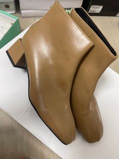 全新奶茶咖方頭短靴25/40