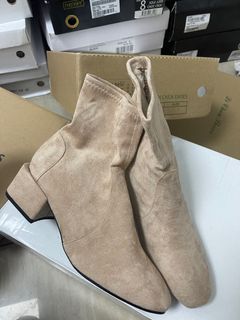 全新杏絨面短靴25/40