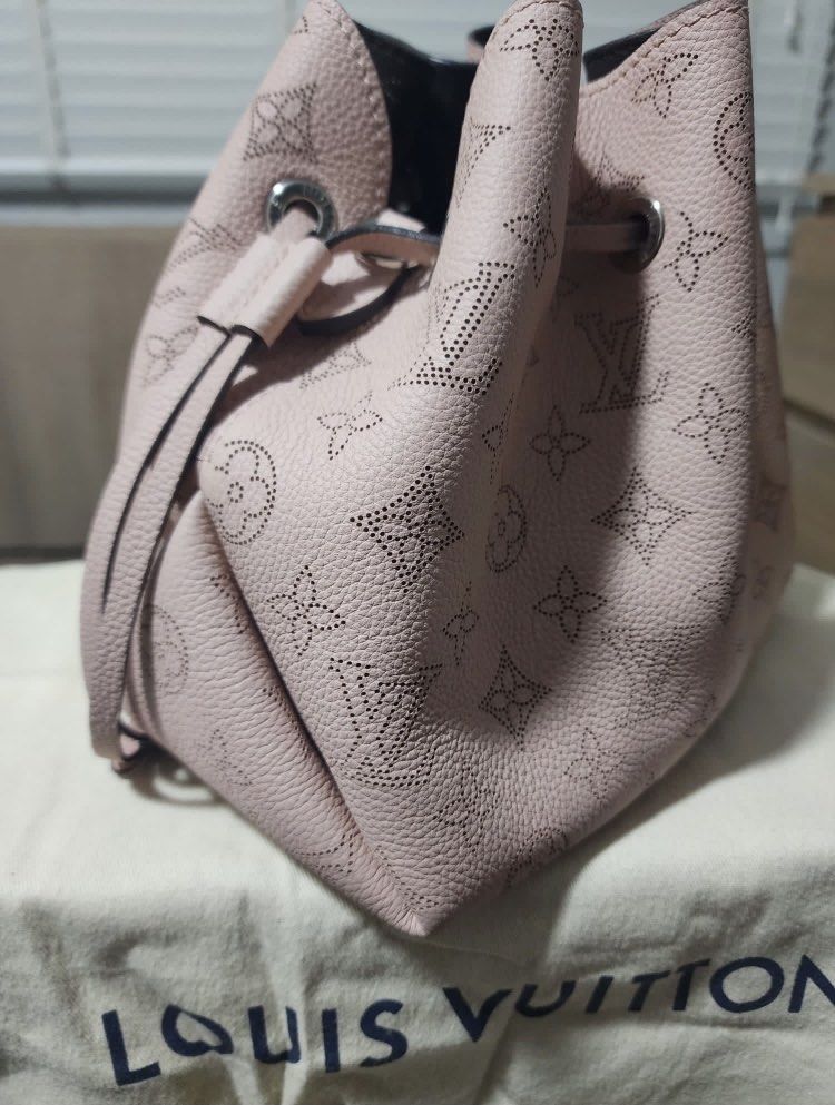 Meet The Latest Bucket Bag by Louis Vuitton - 2 in 1 Bella Mahina
