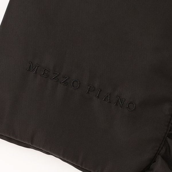 日本Mezzo Piano 黑粉色摺花尼龍布化妝品口罩收納袋, 傢俬＆家居, 家居