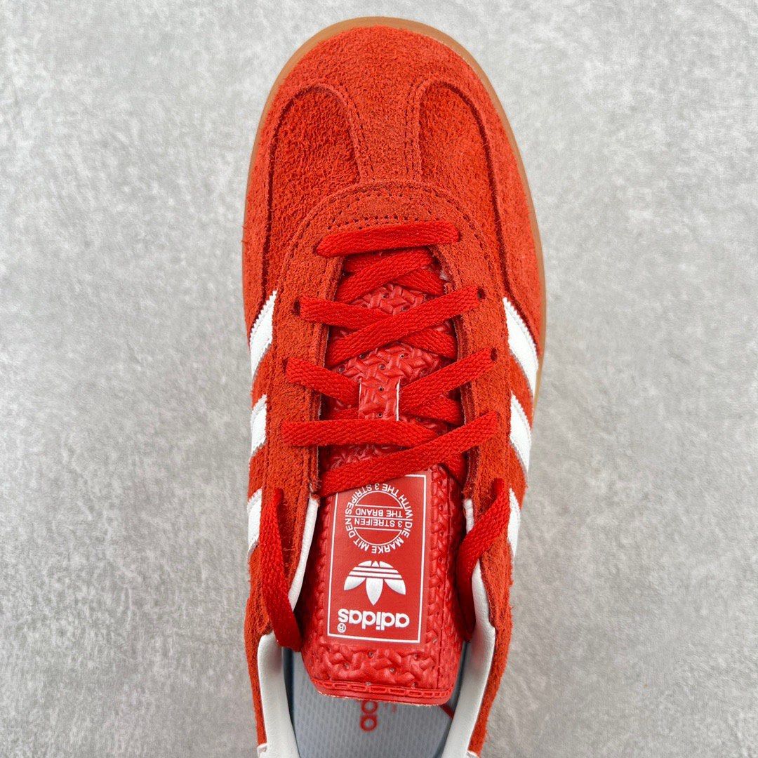 Red and discount white gazelles mens