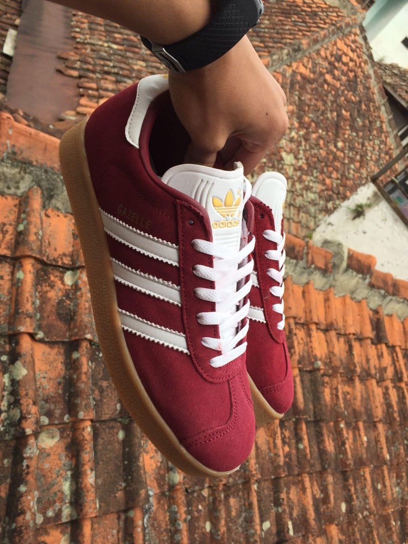 Adidas Gazzele, Fesyen Pria, Sepatu , Sneakers di Carousell