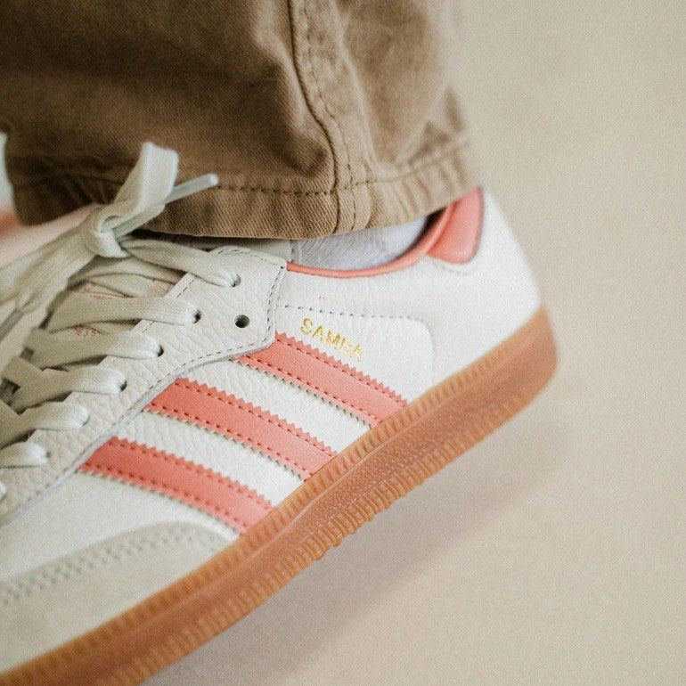 Peach color cheap adidas