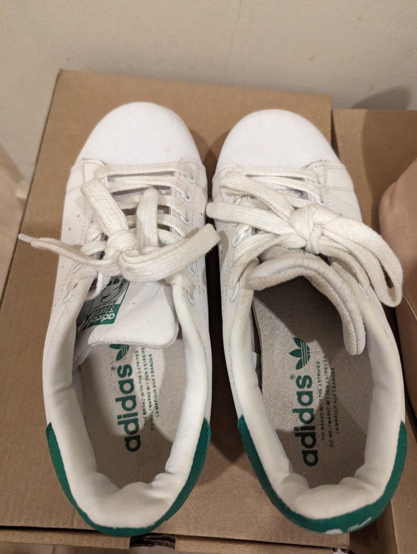 Stan smith online description
