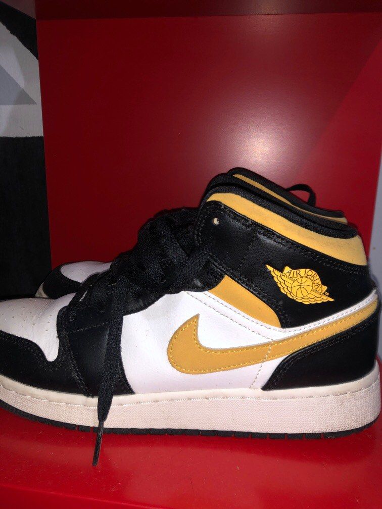 Air Jordans Women s Fashion Footwear Sneakers on Carousell