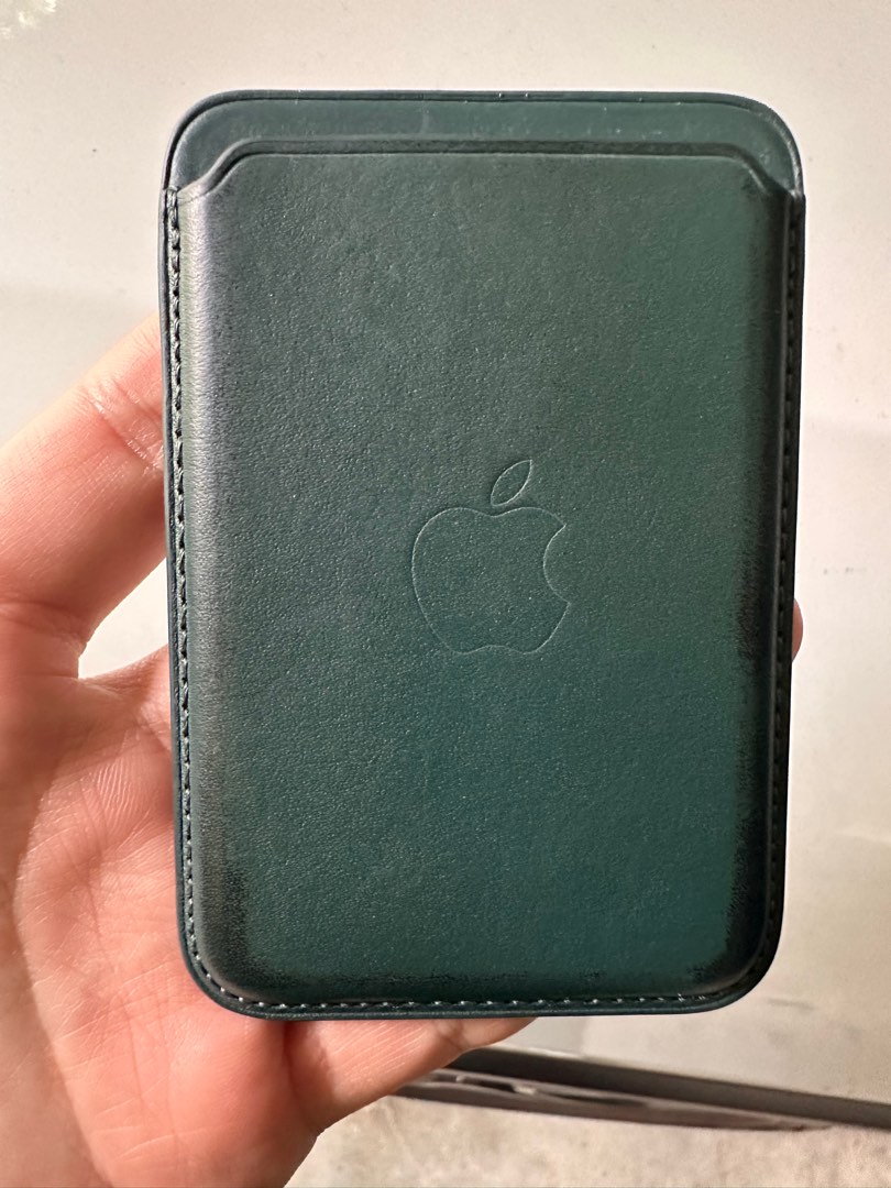 Apple Leather Wallet with MagSafe Forest Green for Apple iPhone