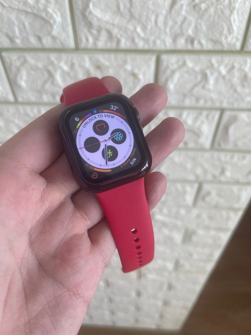 Apple Watch SE GPS 40mm space grey Mobile Phones Gadgets Wearables Smart Watches on Carousell