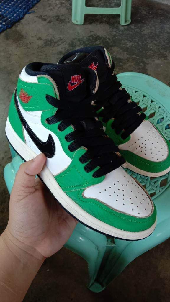Tweedehands jordans store