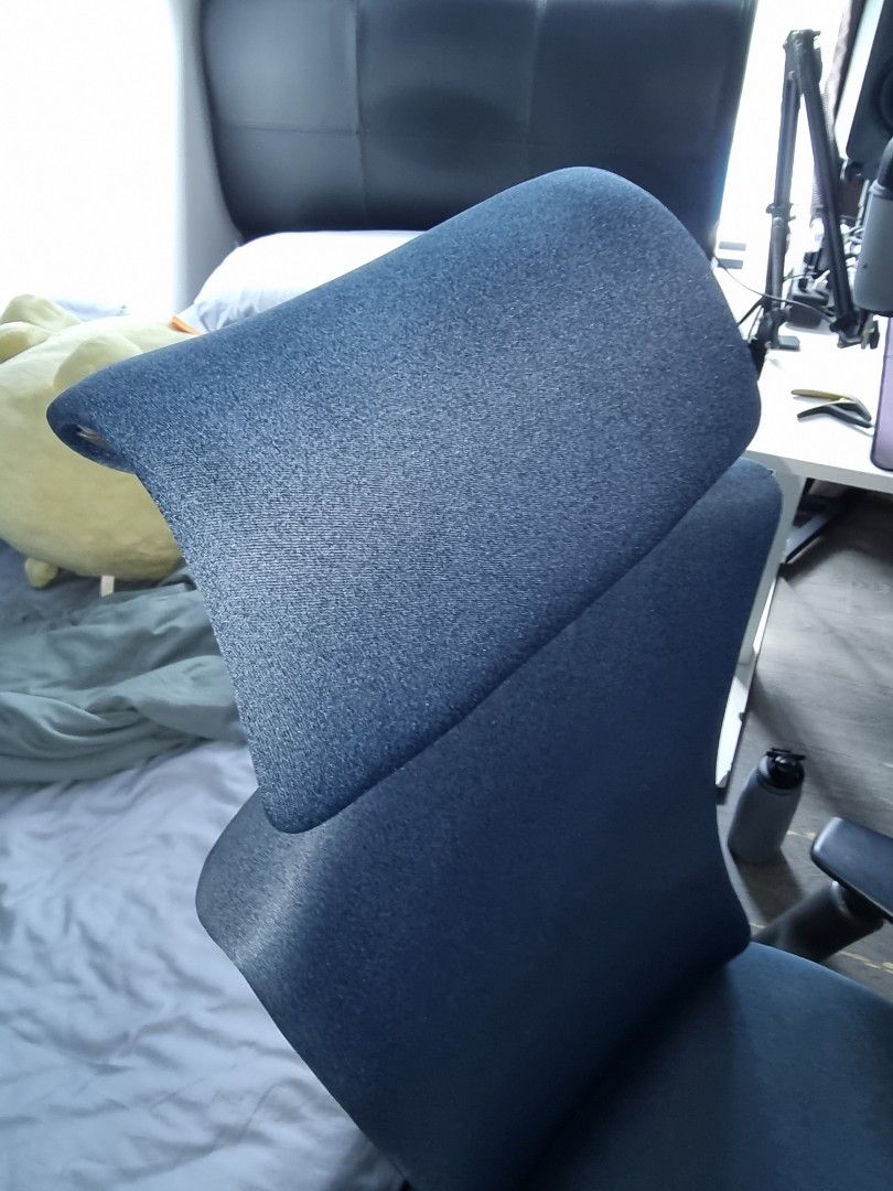 Herman miller new arrivals embody with headrest