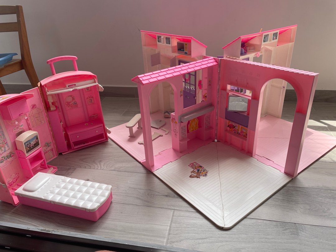 Barbie Doll House & Barbie Travel Doll House, Hobbies & Toys, Toys ...