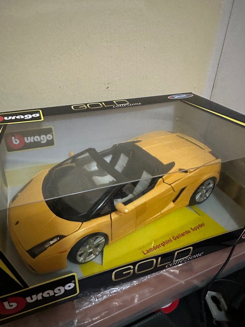 18-12016 - Bburago - 1:18 - Lamborghini Gallardo Spyder - Metallic Yellow