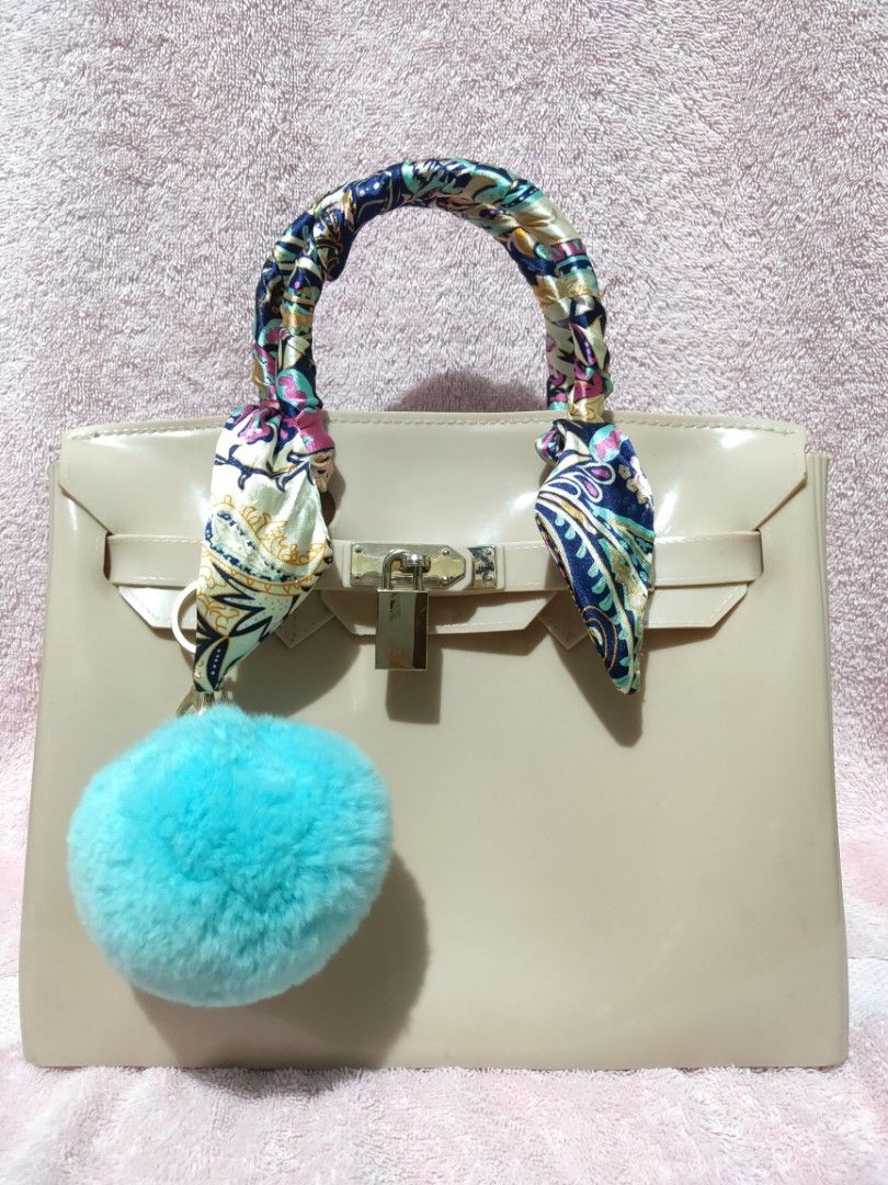 Jelly Bag Beachkin (Gray), Luxury, Bags & Wallets on Carousell