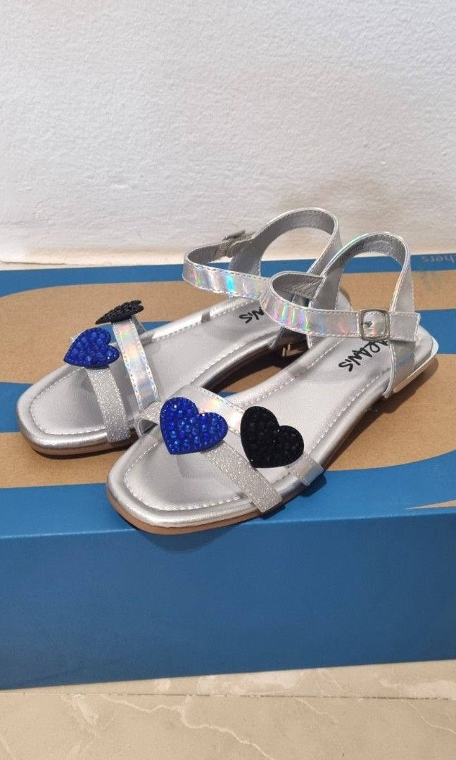 Childrens sandals sale outlet