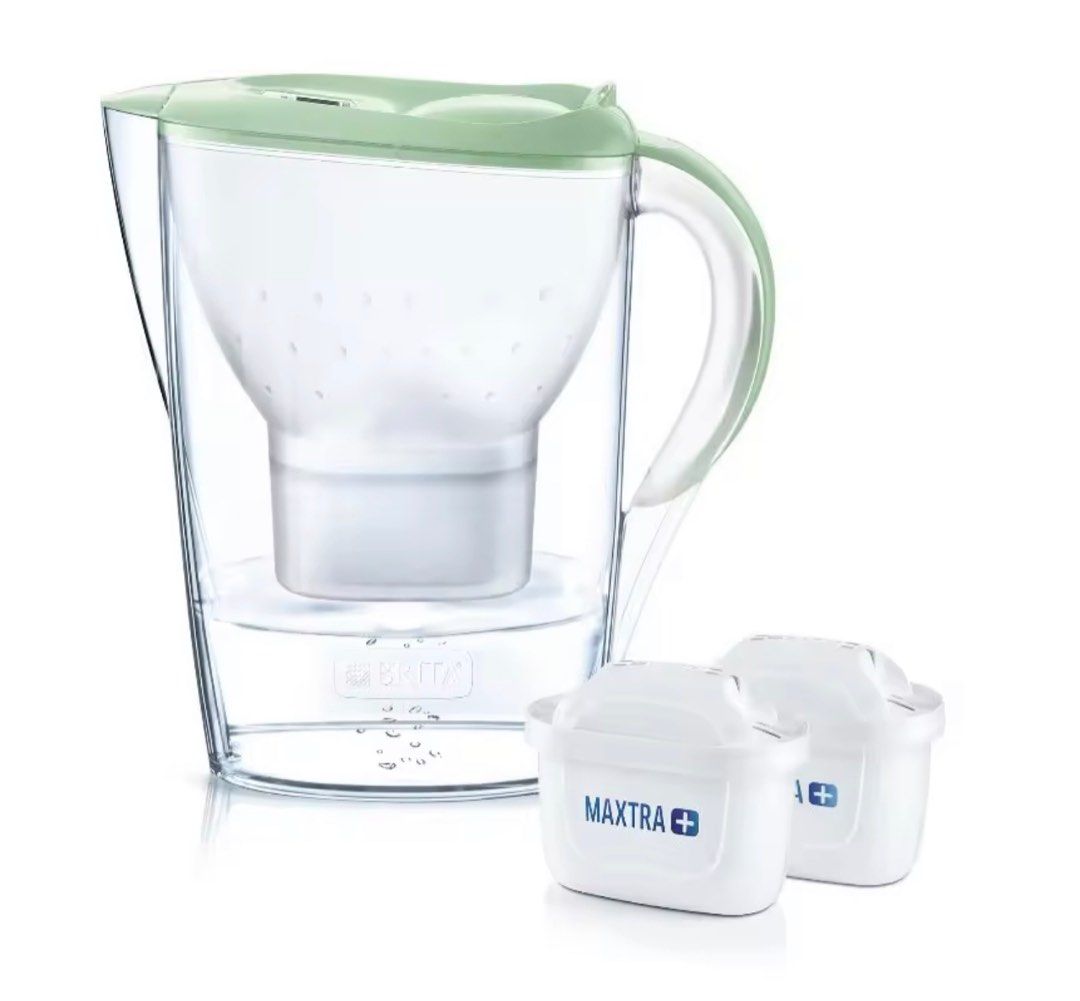 Brita water filter jug(like new) +1 maxtra filter(new), TV & Home