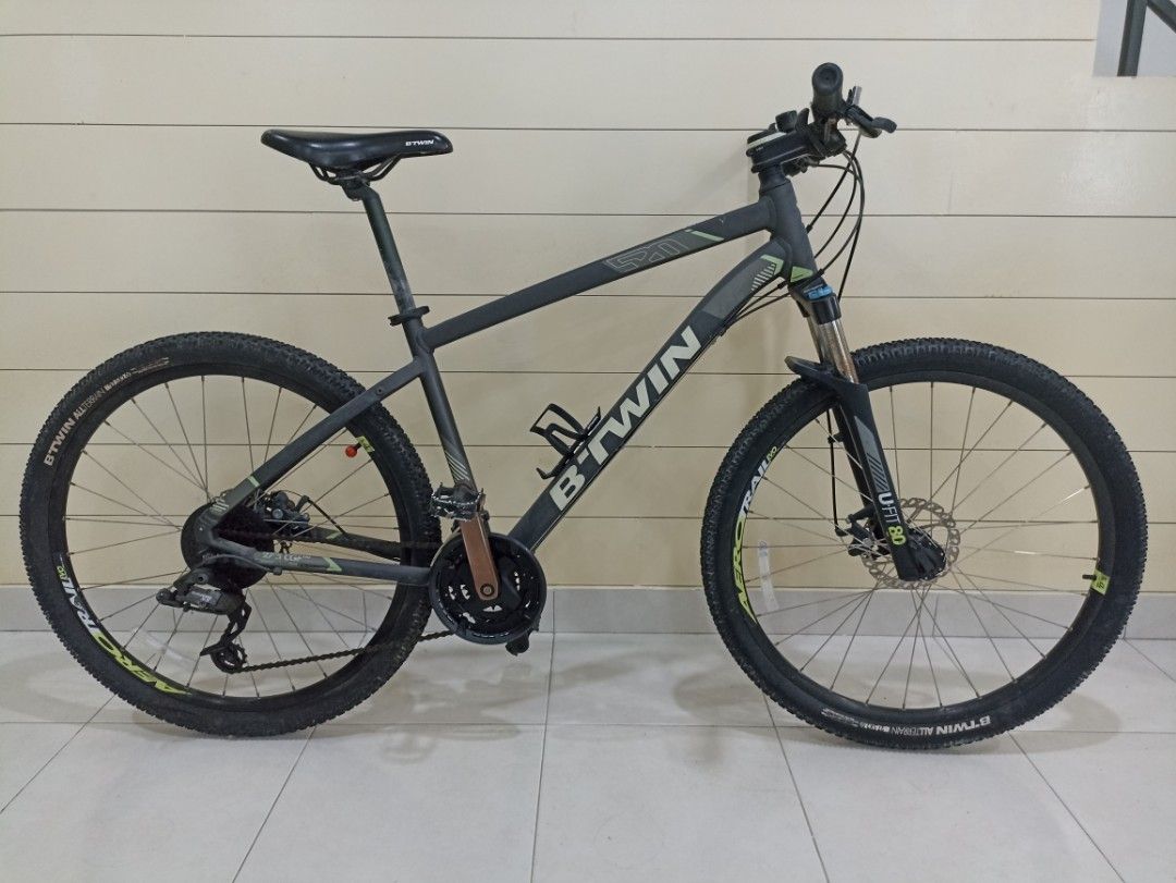 tubo junto a Teórico Btwin rockrider ST 520 Mountain bike - Grey, Sports Equipment, Bicycles &  Parts, Bicycles on Carousell