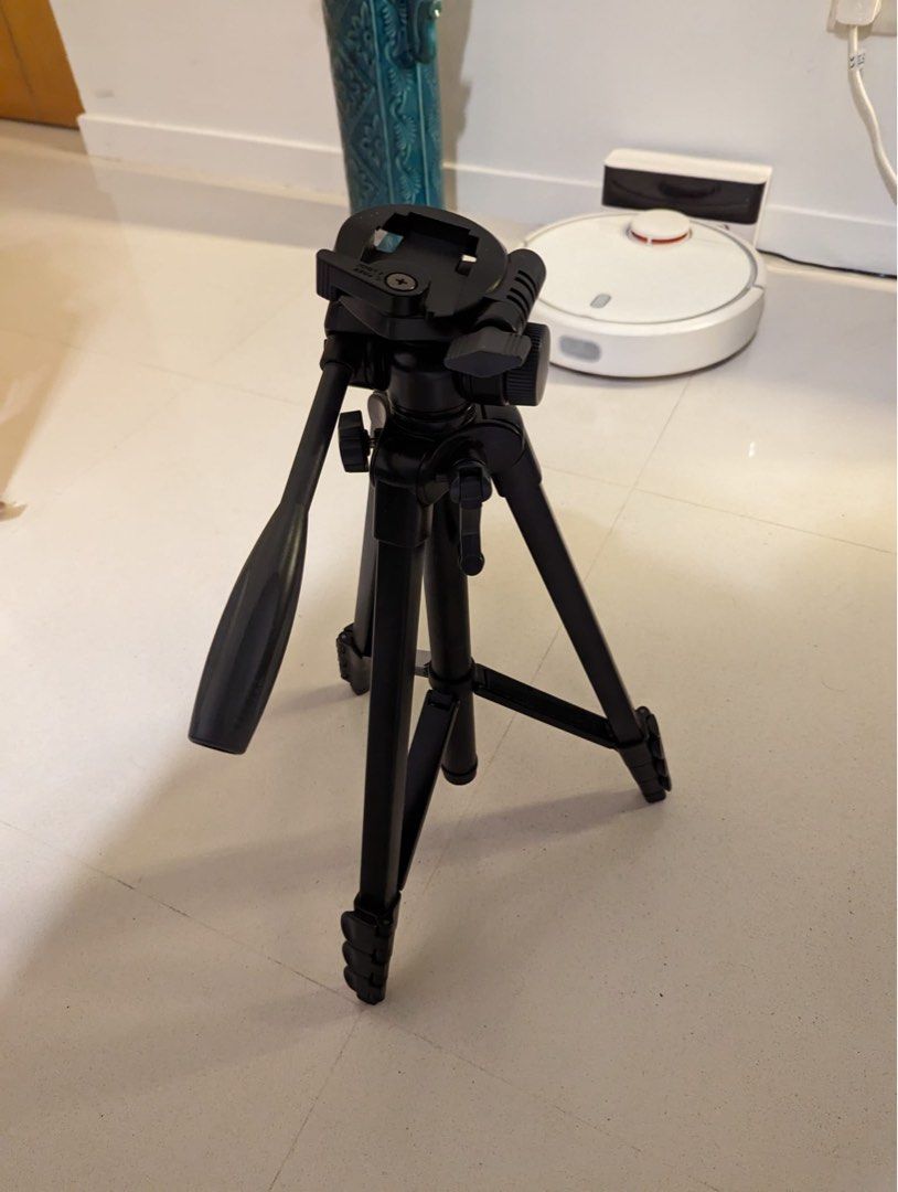 Camera Tripod (height adjustable), Photography, Photography Accessories