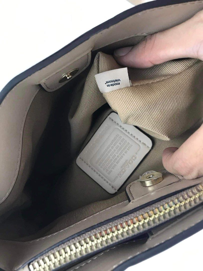Coach cammie (Category: Luxury Bags & Wallets) located in Pasig City. Submitted by mgmanila (Listing ID 1238253337, Image 2). Description: Coach Cammie Bucket Dimensions:9.25”L x 4.75”W x 10.25”H 3,000 ✔️Cash on Pickup (COP) via LBC available ✔️Cash on Delivery (COD) available within Metro Manila only ✔️MOP: Gcash,Maya And Bank transfer ✔️Shipping via Lalamove, Grab and Joyride ✔️Yes to Same day delivery🥰 ✔️Open for Layaway 📩DM us for more info
