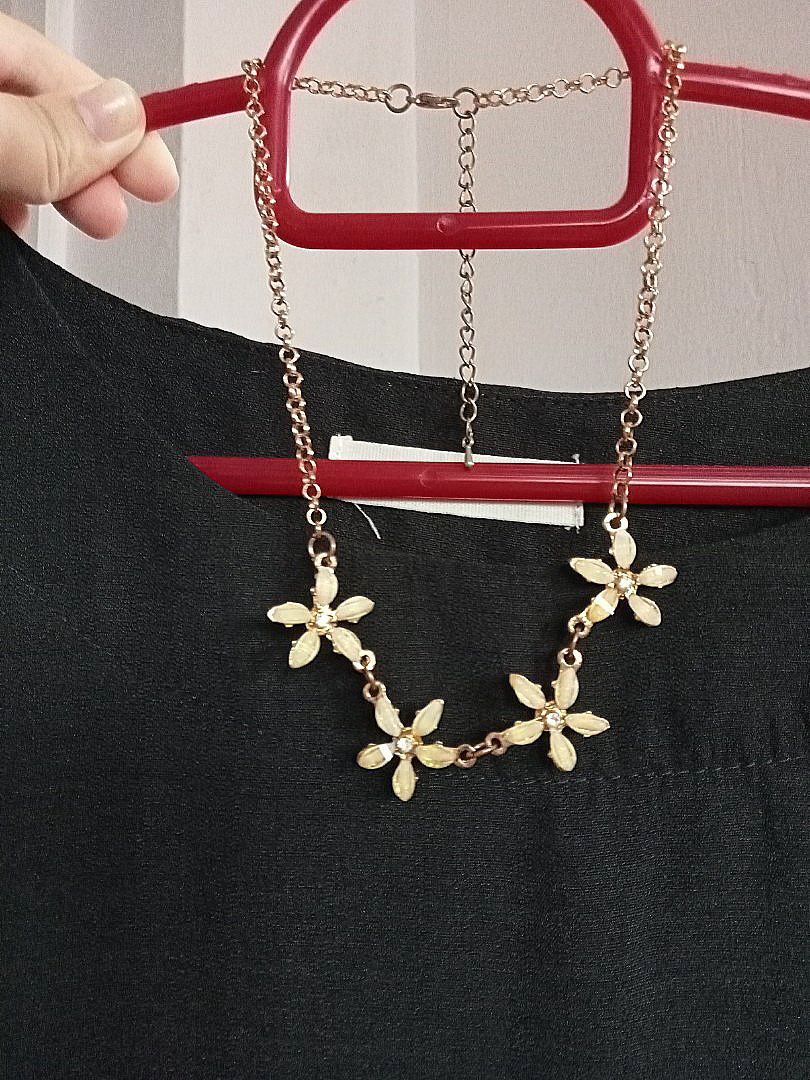Gold necklace costume discount jewelry