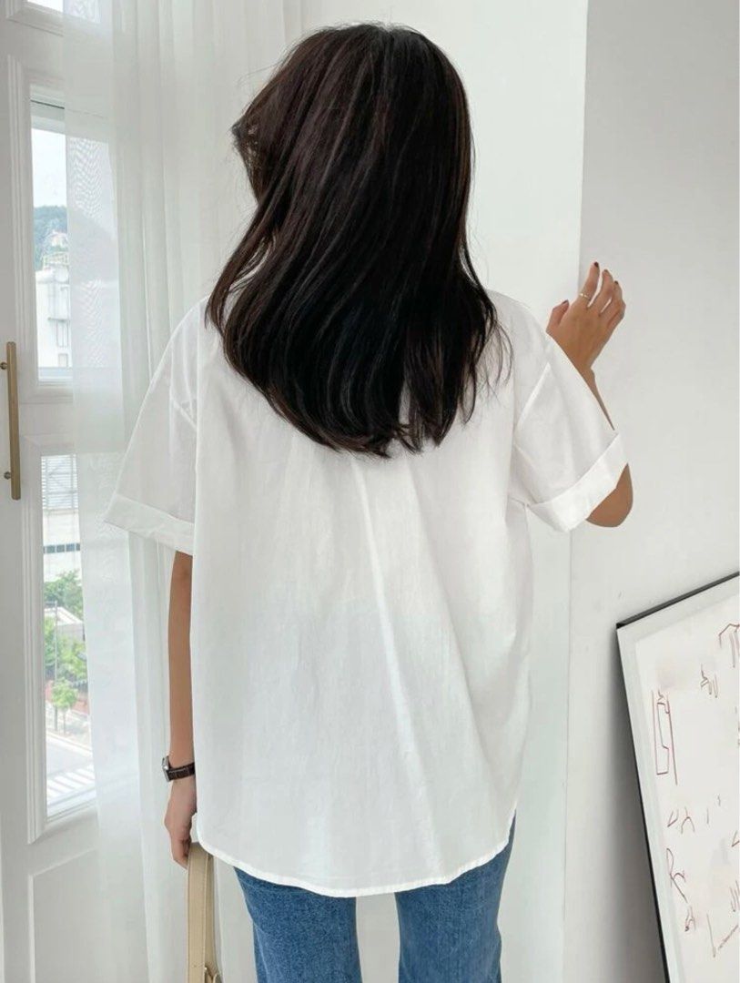 Dazy Shein White Roll Up Sleeve Polo (Category: Blouses) located in Quezon City. Submitted by thethriftfinds (Listing ID 1238406868, Image 2). Description: Size: Small Bicep Length: 40cm Bust: 112cm Cuff: 36cm Length: 62.5/68.5 cm Shoulder: 51cm Sleeve Length: 24.5cm.