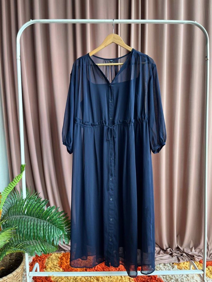 Uniqlo nightgown store