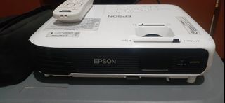 Epson EB-X04
