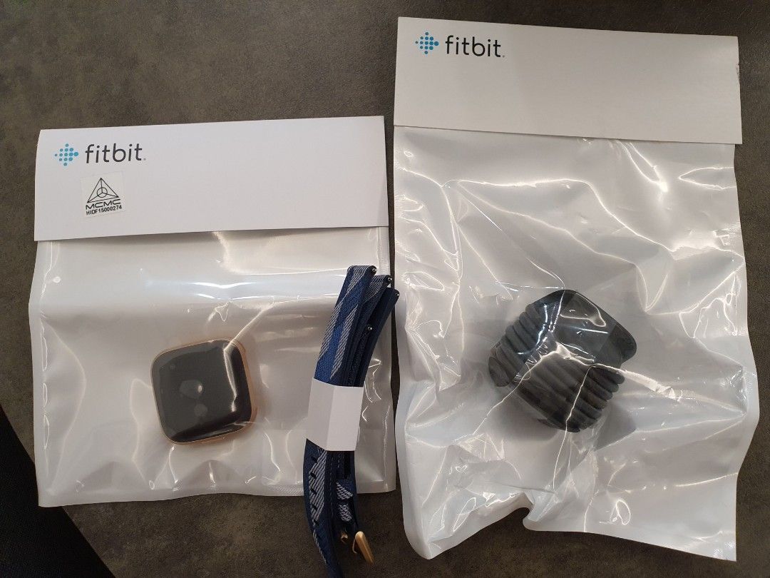 Fitbit versa online 2 pebble only