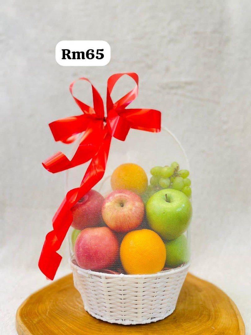 Fruit basket ready stock shah alam, Food & Drinks, Gift Baskets