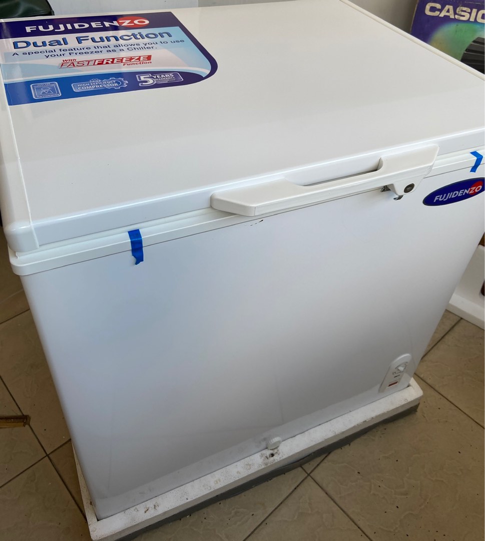 Fujidenzo chest type freezer and chiller, TV & Home Appliances, Kitchen