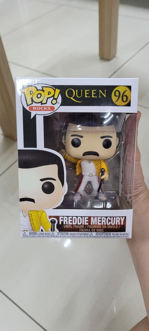 Funko pop outlet freddie mercury wembley