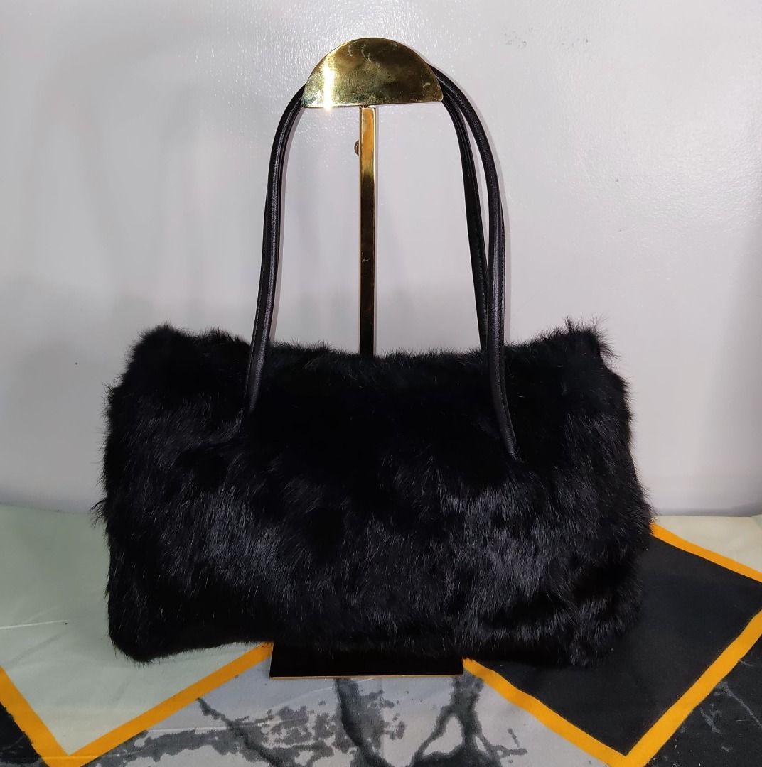 Fur Black (Category: Purses & Pouches) located in Quezon City. Submitted by legitimo (Listing ID 1238322439, Image 1). Description: .