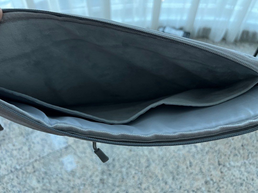 Grey laptop case sleeve, Computers & Tech, Parts & Accessories, Laptop