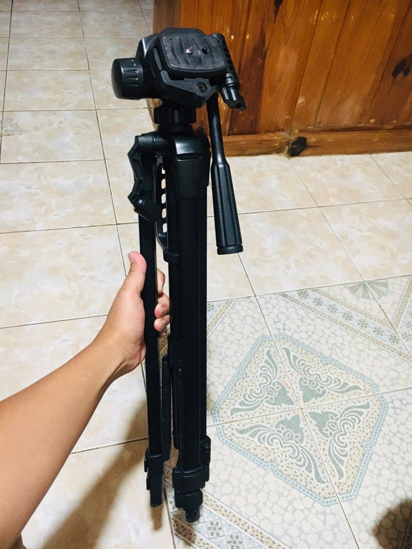 HEAVY DUTY TRIPOD (Category: Tripods & Monopods) located in Baguio. Submitted by vanity_kimo (Listing ID 1238382903, Image 2). Description: 📍HEAVY DUTY TRIPOD 📍with bag .