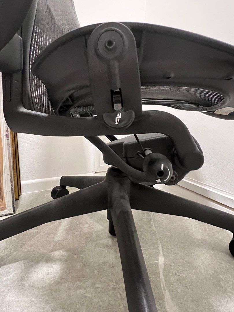 Herman Miller Aeron basic with lumbar support size B, Furniture & Home