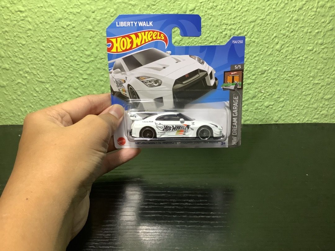Hot Wheels LBWK Nissan GTR R35 Short Card, Hobbies & Toys, Toys & Games ...
