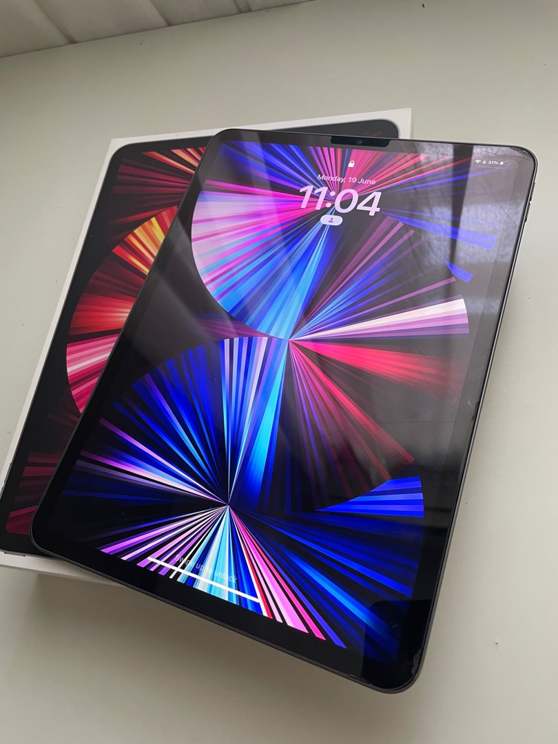 iPad Pro 11 (3rd Gen) 128GB M1 chip FREE PEN Space Grey, Mobile