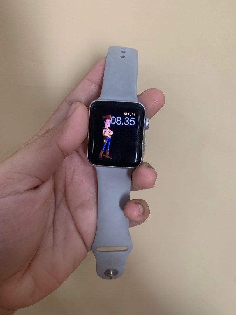 Jual Apple Watch series 3 42M Elektronik Lainnya di Carousell
