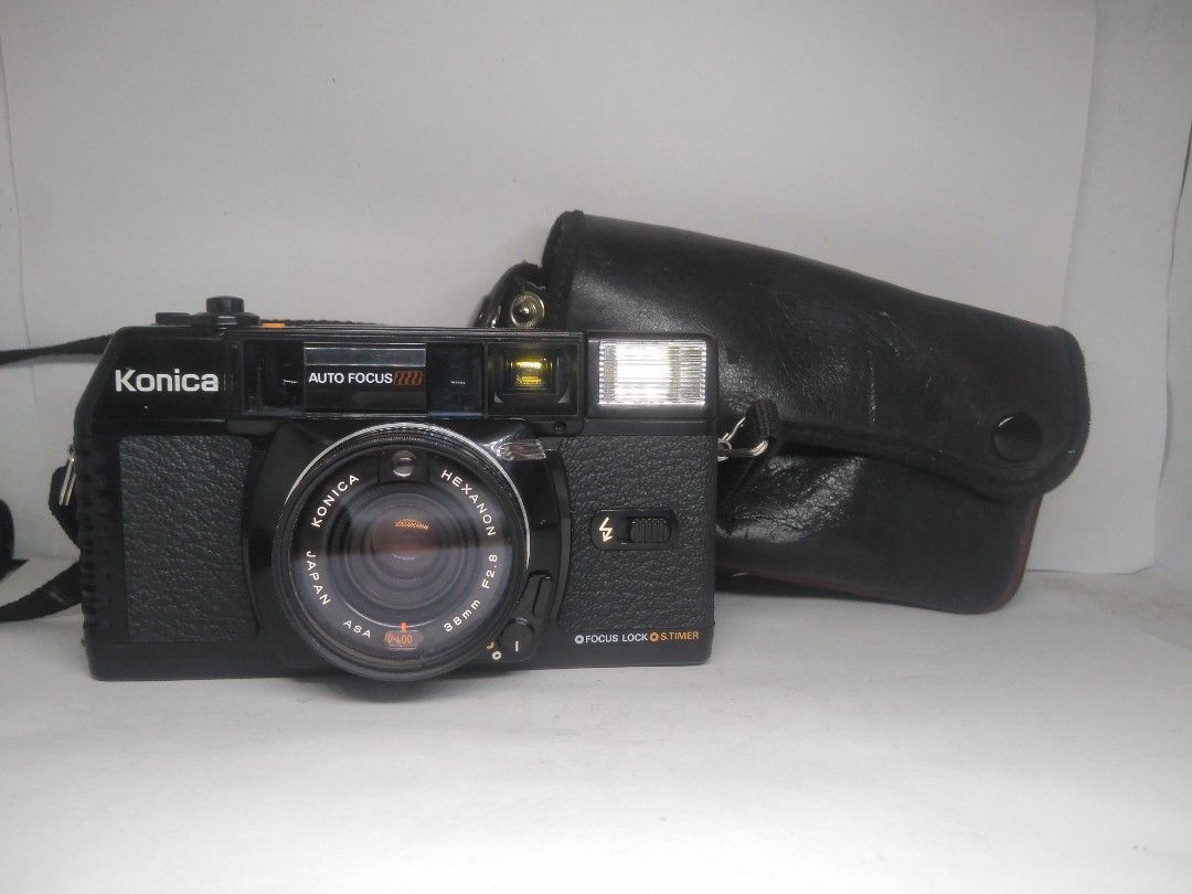 Konica c35 MF film camera (Category: Cameras) located in Las Pinas. Submitted by film101 (Listing ID 1238312962, Image 1). Description: 🌸Konica c35 MF film camera 🔸Inclusion:orig pouch, straps and filter ring glass 🍸 🌸New arrival 🔸Imptd purchase 🔸Good working condition 🔸With slight fungus in the circumference side 🔸Aperture snaps 🔸Rewind working 🔸Flash need to check Flash indicator working 🔸Meter working 🔸Cosmetics presentable 🔸Teste