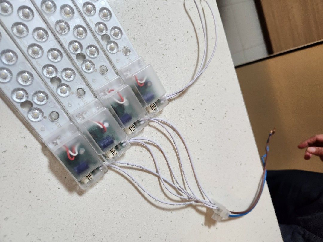 Ceiling light (Category: Lighting) located in Singapore. Submitted by lalalaaax (Listing ID 1238360893, Image 2). Description: Strips of led light. can remove the led light strips to suit your lighting preference..