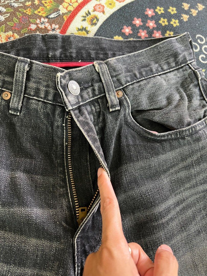 Levis cheap red loop
