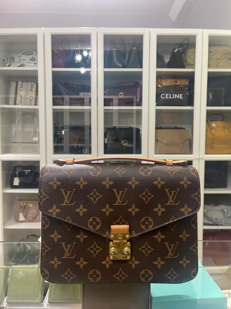 Louis Vuitton Pochette Metis in Reverse Monogram (Date code: DR1179)