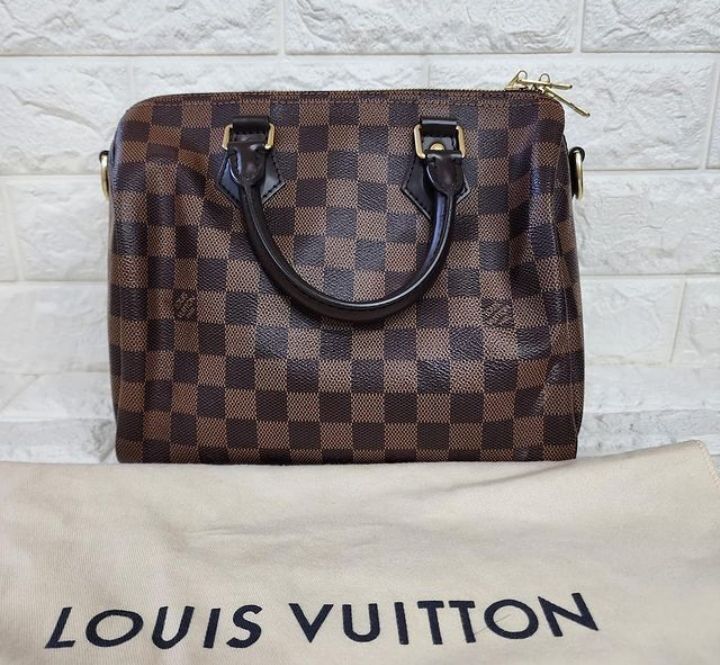 Tas Make Up Louis Vuitton, Fesyen Wanita, Tas & Dompet di Carousell