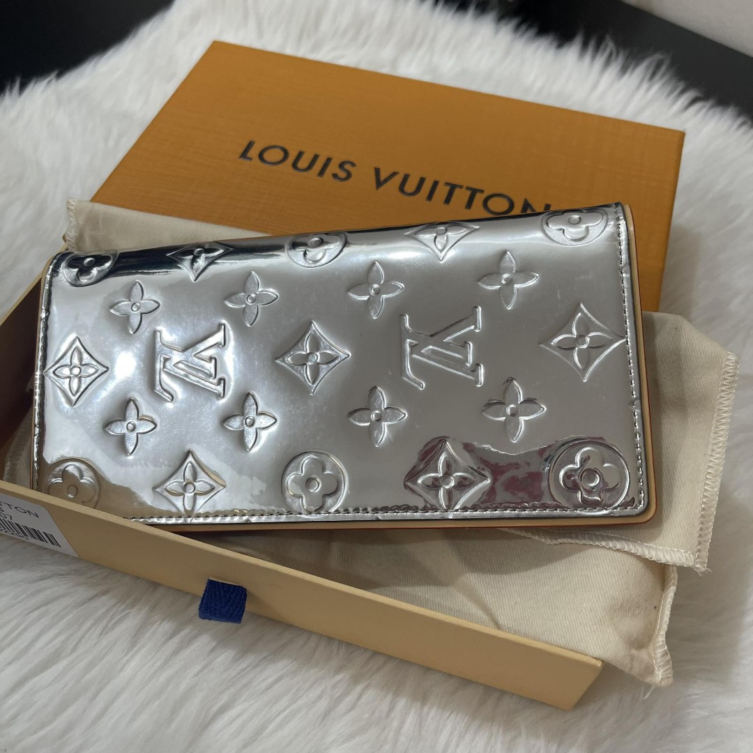 LV PURPLE CARD HOLDER LONG DOUBLE ZIPPER WALLET, Luxury, Bags & Wallets on  Carousell