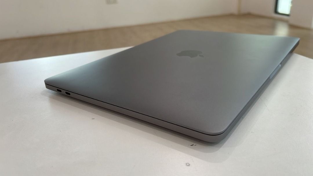 MacBook Pro 2019 13.3インチ スペースグレイ