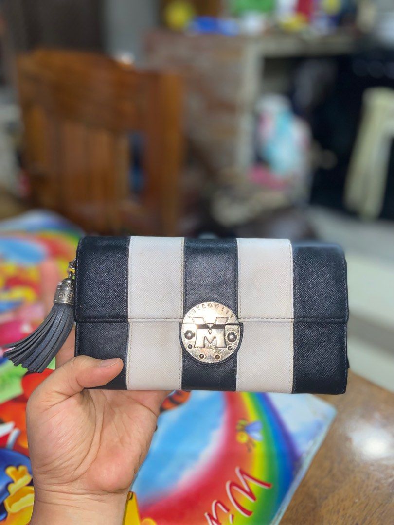 Metro City wallet trifold, Luxury, Bags & Wallets on Carousell