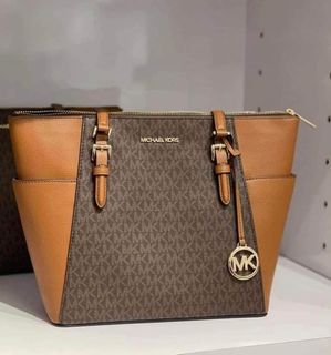 (Category: ) located in . Submitted by bagsonsale16 (Listing ID 1238301614, Image 1). Description: .