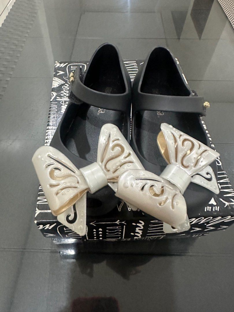 Mini melissa sales scented shoes