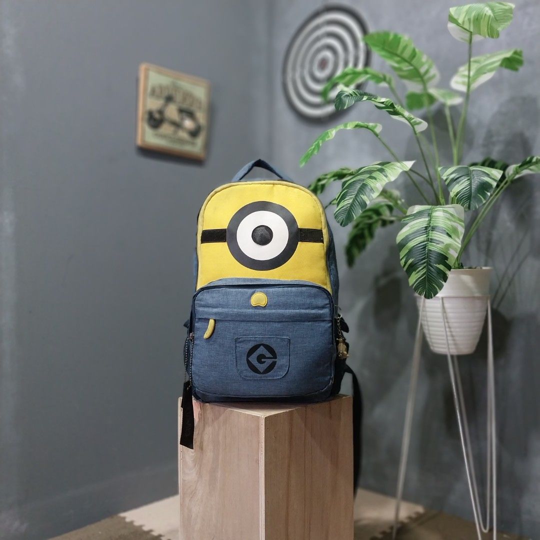 Delsey minion backpack discount