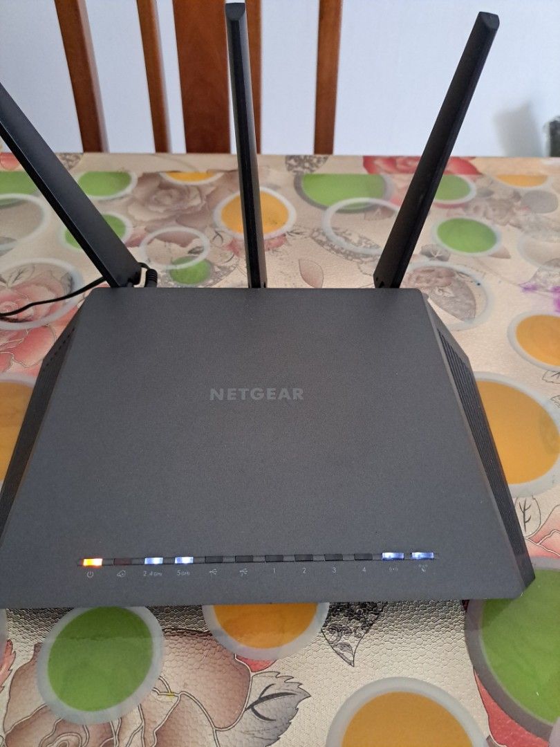 Netgear Nighthawk Router - Display set, Computers & Tech, Parts ...